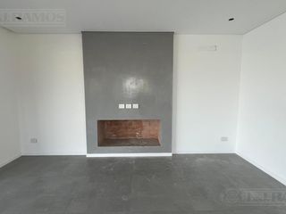 Foto 9 de Casa en venta en Barrio Golf El Canton A la Laguna PG