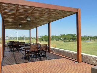 Foto 40 de Casa en venta en Barrio Golf El Canton A la Laguna PG