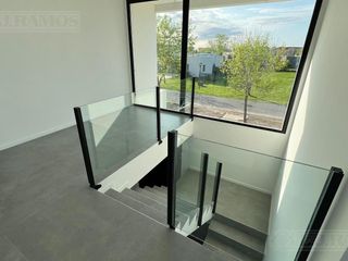 Foto 15 de Casa en venta en Barrio Golf El Canton A la Laguna PG