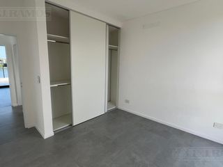 Foto 22 de Casa en venta en Barrio Golf El Canton A la Laguna PG
