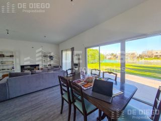 Foto 2 de Casa al agua en venta en Barrio San Marco - Villanueva Tigre