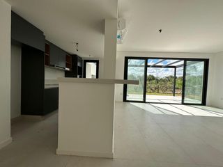 Foto 1 de Departamento en  Alquiler en Barrio El Canal, Villanueva, Tigre