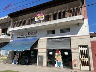 Foto 1 de LOCAL CON VIVIENDA DE4 AMB EN PLANTA ALTA - ZONA COMERCIAL