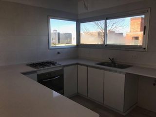 Foto 8 de CASA EN VENTA EN EL CANTON - MAROTO PROPIEDADES-