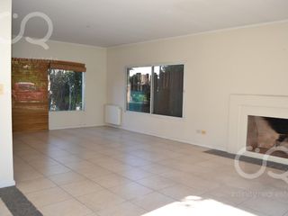 Foto 5 de VENTA CASA 8 AMBIENTES - LAS VIOLETAS - DON TORCUATO