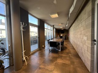 Foto 4 de Edificio de oficinas en venta - Excelente zona - Saavedra
