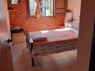 Foto 12 de Casa en Venta - 3 Dormitorios 2 Baños - 330 mts2 - Hurlingham, Buenos Aires
