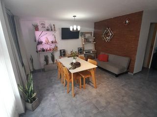 Foto 14 de Casa en Venta - 3 Dormitorios 2 Baños - 330 mts2 - Hurlingham, Buenos Aires