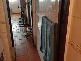 Foto 3 de Casa en Venta - 3 Dormitorios 2 Baños - 330 mts2 - Hurlingham, Buenos Aires