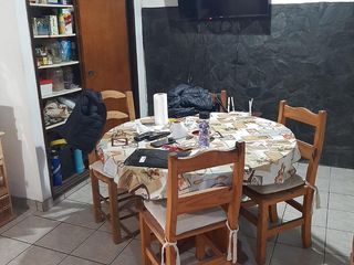 Foto 8 de Casa en Venta - 3 Dormitorios 2 Baños - 330 mts2 - Hurlingham, Buenos Aires