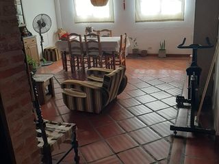 Foto 9 de Casa en Venta - 3 Dormitorios 2 Baños - 330 mts2 - Hurlingham, Buenos Aires