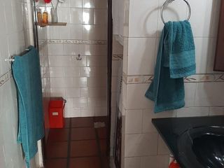 Foto 4 de Casa en Venta - 3 Dormitorios 2 Baños - 330 mts2 - Hurlingham, Buenos Aires