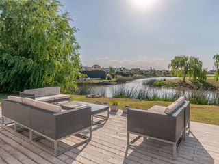 Foto 8 de Casa a la laguna, con 4 dormitorios  en venta en  El Golf - Nordelta