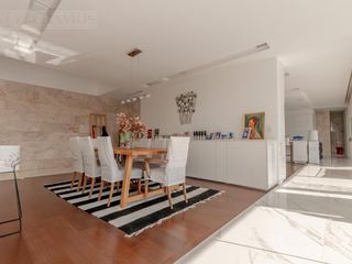 Foto 17 de Casa a la laguna, con 4 dormitorios  en venta en  El Golf - Nordelta