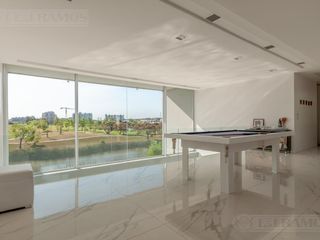Foto 27 de Casa a la laguna, con 4 dormitorios  en venta en  El Golf - Nordelta