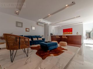 Foto 22 de Casa a la laguna, con 4 dormitorios  en venta en  El Golf - Nordelta