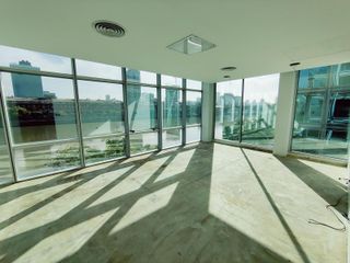 Foto 1 de Oficina en Puerto Madero con Vista al Dique