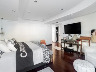 Foto 36 de CASA SOBRE LOTE PROPIO CON JARDIN, PISCINA, SOLARIUM, QUINCHO Y PARRILLA EN VILLA URQUIZA VENTA