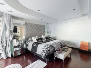 Foto 37 de CASA SOBRE LOTE PROPIO CON JARDIN, PISCINA, SOLARIUM, QUINCHO Y PARRILLA EN VILLA URQUIZA VENTA