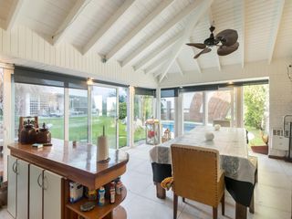 Foto 32 de CASA SOBRE LOTE PROPIO CON JARDIN, PISCINA, SOLARIUM, QUINCHO Y PARRILLA EN VILLA URQUIZA VENTA