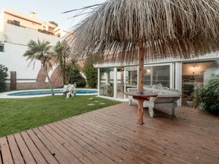 Foto 28 de CASA SOBRE LOTE PROPIO CON JARDIN, PISCINA, SOLARIUM, QUINCHO Y PARRILLA EN VILLA URQUIZA VENTA