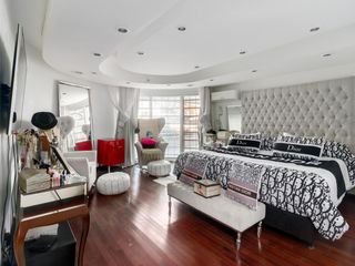 Foto 35 de CASA SOBRE LOTE PROPIO CON JARDIN, PISCINA, SOLARIUM, QUINCHO Y PARRILLA EN VILLA URQUIZA VENTA