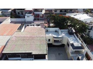 Foto 6 de En venta casa frente a puerto de Manta, ideal para hotel.