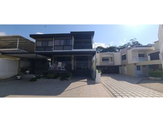 Foto 15 de En venta casa frente a puerto de Manta, ideal para hotel.