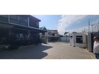 Foto 14 de En venta casa frente a puerto de Manta, ideal para hotel.
