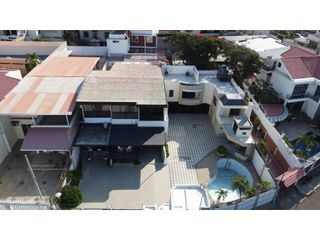 Foto 7 de En venta casa frente a puerto de Manta, ideal para hotel.