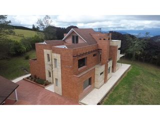 Foto 1 de Venta en  casa cerros de yerbabuena