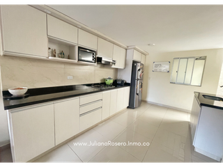 Foto 4 de VENDO CASA REMODELADA EN PONTEVEDRA