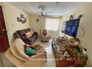 Foto 2 de VENDO CASA REMODELADA EN PONTEVEDRA