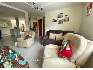 Foto 9 de VENDO CASA REMODELADA EN PONTEVEDRA