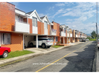 Foto 1 de VENDO CASA REMODELADA EN PONTEVEDRA