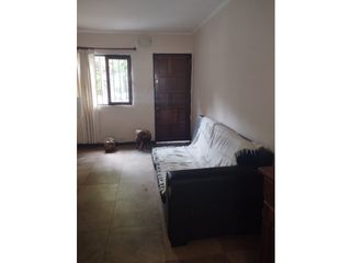 Foto 2 de VENDO OPORTUNIDAD DPTO CERCA DEL CENTRO DOS DORM A LA CALLE