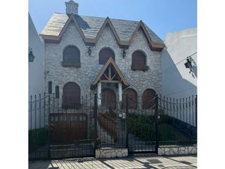 Foto 1 de CASA EN VENTA BARRIO CENTRO