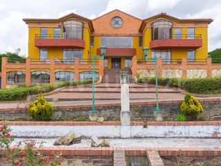 Foto 1 de Exclusiva Hacienda en Venta en La Calera