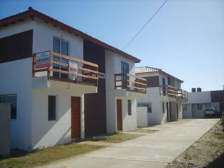 Foto 1 de Casa en venta - 2 dormitorios 1 baño - 60mts2 - Mar Del Tuyu