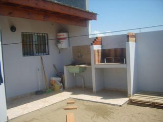 Foto 12 de Casa en venta - 2 dormitorios 1 baño - 60mts2 - Mar Del Tuyu