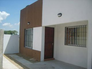 Foto 3 de Casa en venta - 2 dormitorios 1 baño - 60mts2 - Mar Del Tuyu