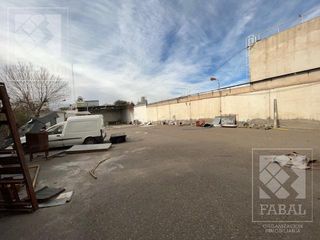 Foto 7 de Terreno venta Cumelén, 2000 m2 (20 x 100) con 766 m2 edificados y salida a 2 calles