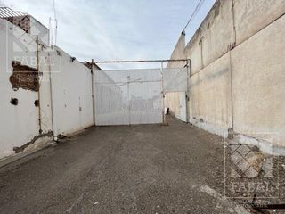 Foto 4 de Terreno venta Cumelén, 2000 m2 (20 x 100) con 766 m2 edificados y salida a 2 calles