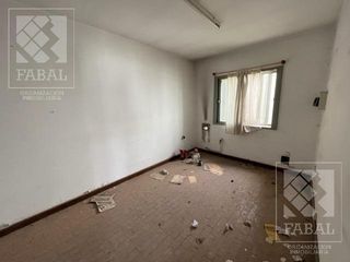 Foto 14 de Terreno venta Cumelén, 2000 m2 (20 x 100) con 766 m2 edificados y salida a 2 calles