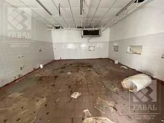 Foto 16 de Terreno venta Cumelén, 2000 m2 (20 x 100) con 766 m2 edificados y salida a 2 calles