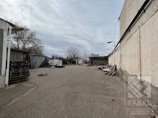 Foto 6 de Terreno venta Cumelén, 2000 m2 (20 x 100) con 766 m2 edificados y salida a 2 calles