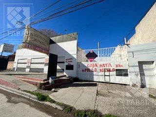 Foto 1 de Terreno venta Cumelén, 2000 m2 (20 x 100) con 766 m2 edificados y salida a 2 calles