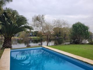 Foto 4 de San Isidro Labrador | Casa con lindísimo terreno a la laguna se vende con amarra incluída