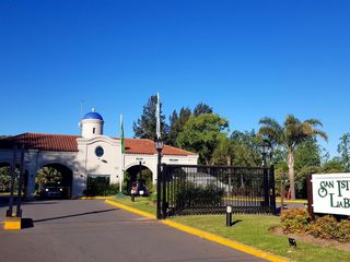 Foto 29 de San Isidro Labrador | Casa con lindísimo terreno a la laguna se vende con amarra incluída
