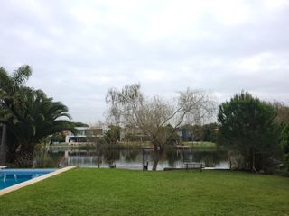Foto 7 de San Isidro Labrador | Casa con lindísimo terreno a la laguna se vende con amarra incluída